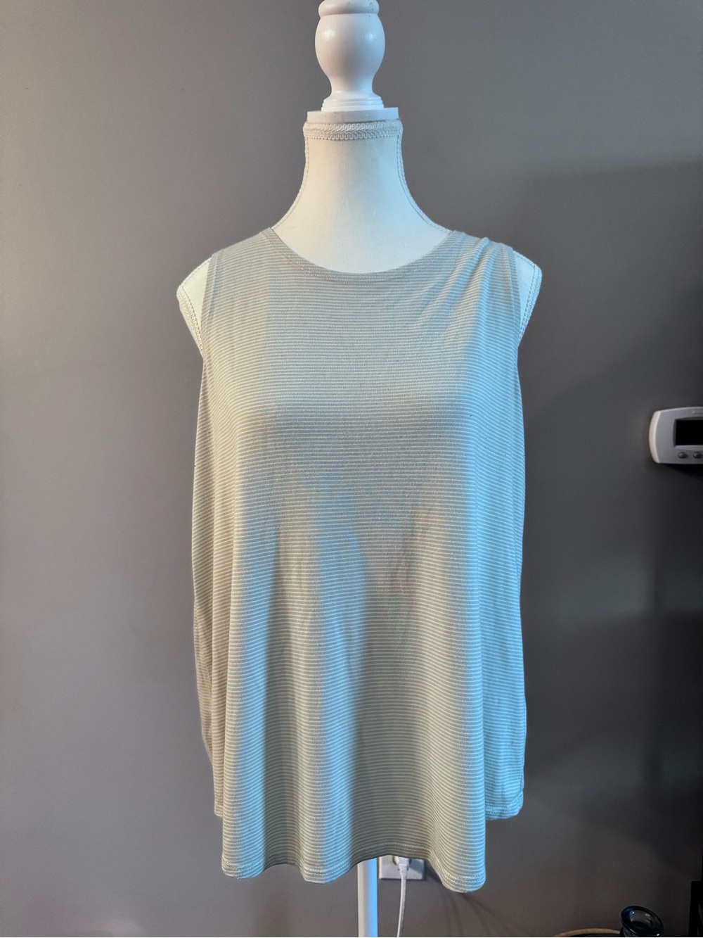 Relaxed Crewneck Sleeveless Tank Top in Light Blue